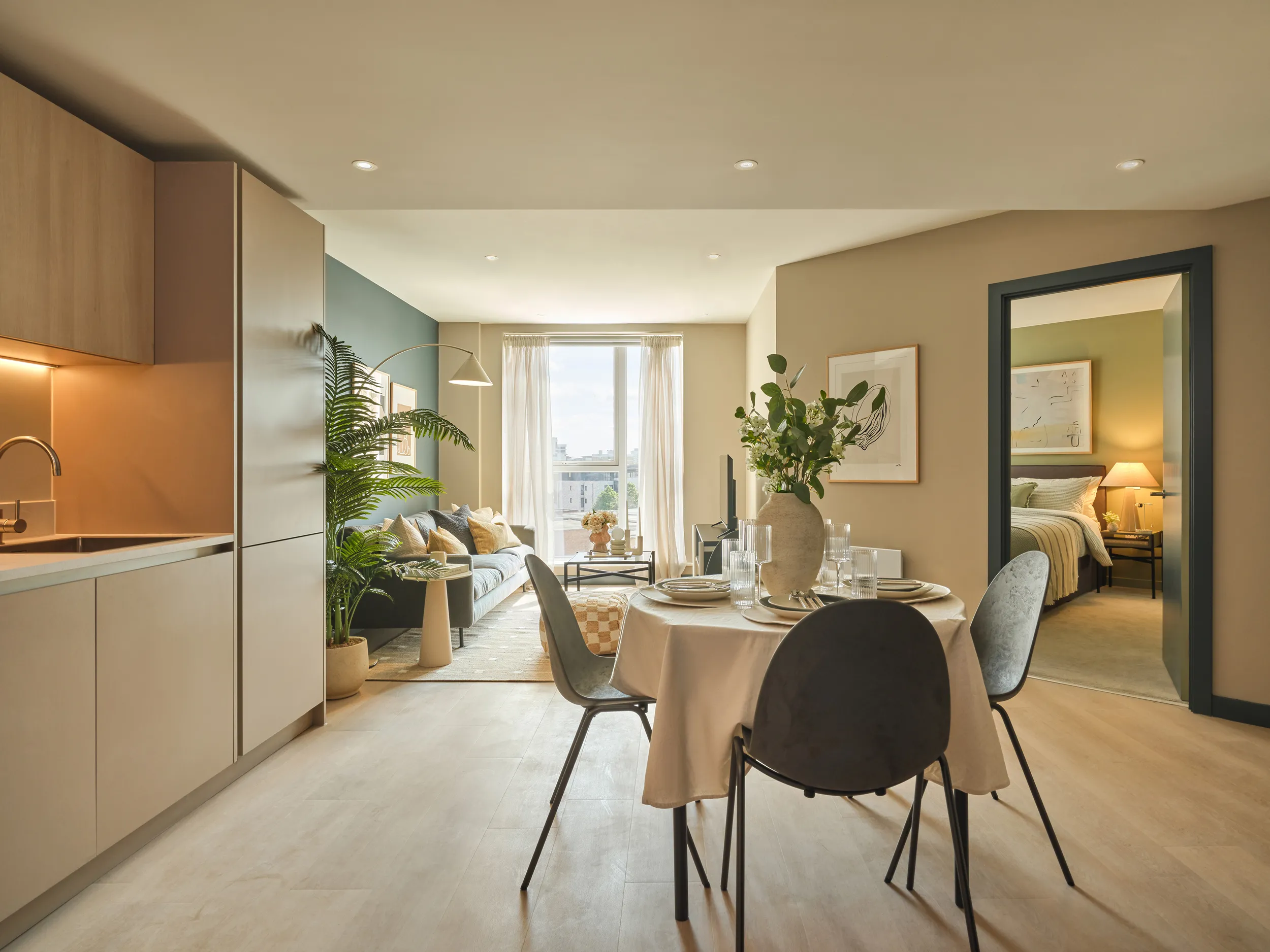OPEN PLAN LIVING AREA