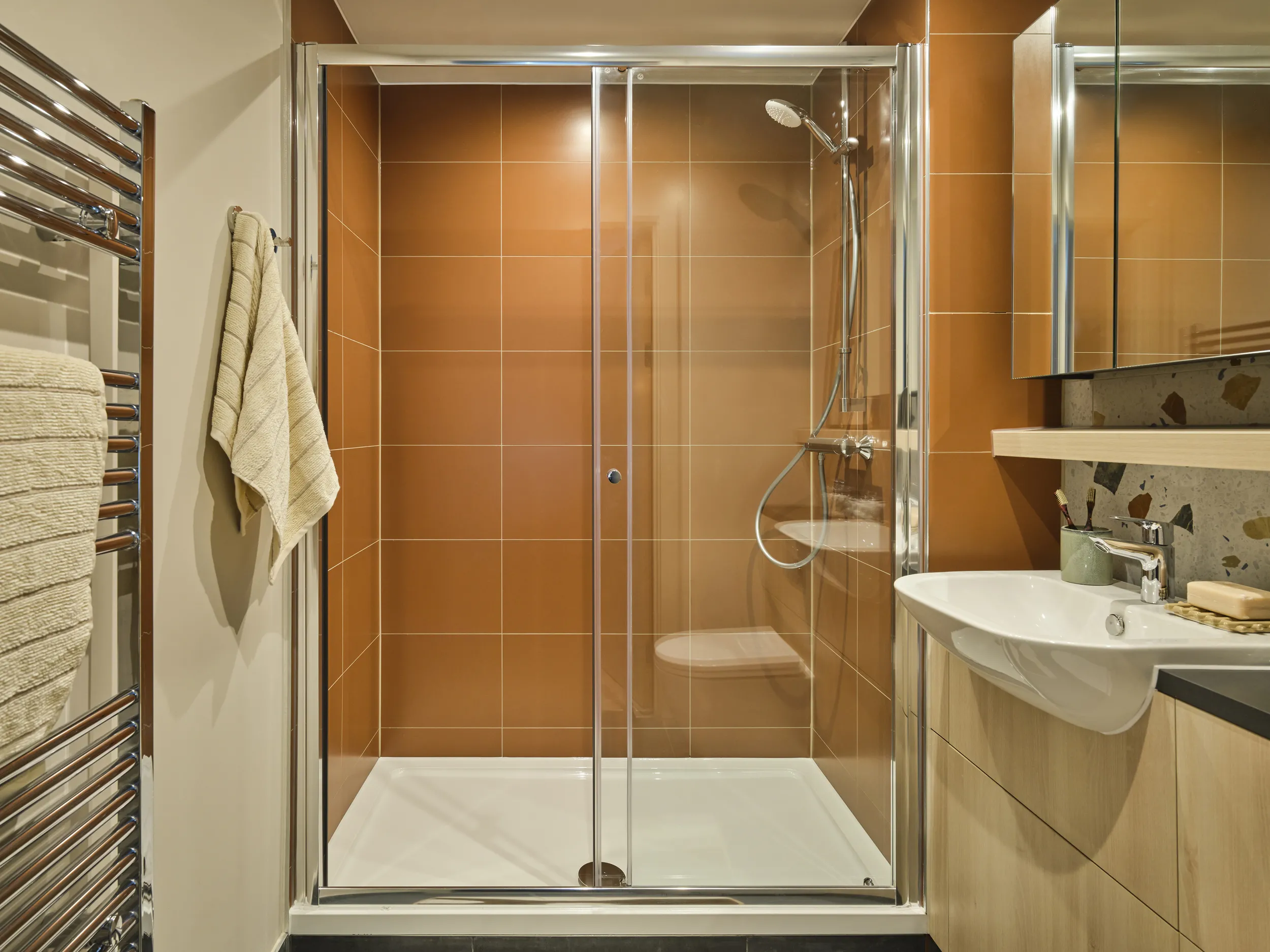 En-suite bathroom