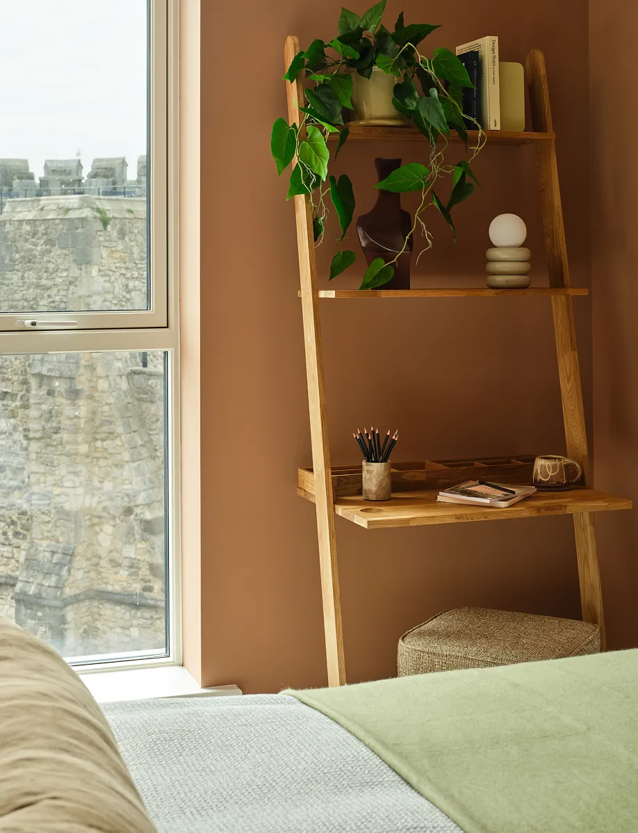 Bargate Quarter Southampton - Bedroom with desk
