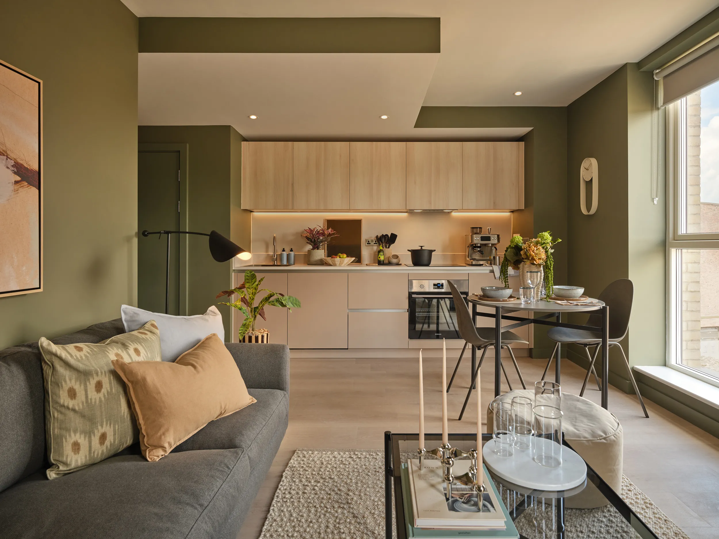 OPEN PLAN LIVING AREA