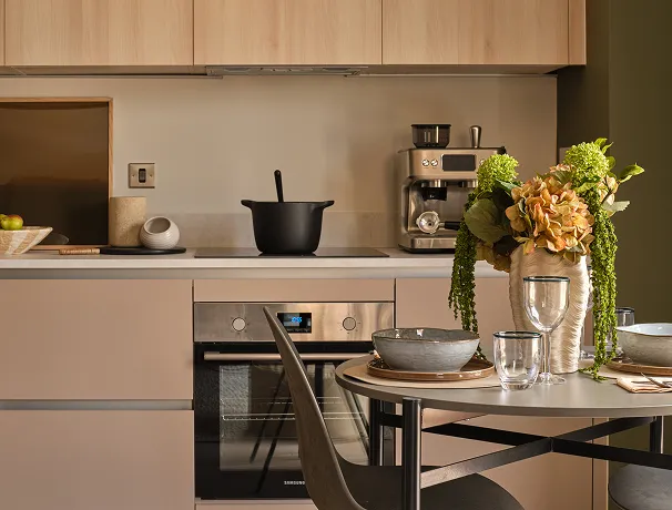 Kitchen / Dining Area